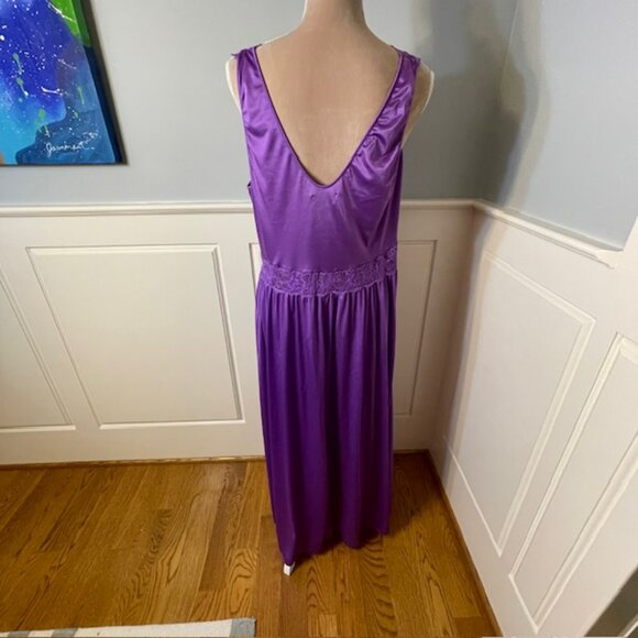 Shadowline Silhouette Lace Bodice Long NightGown & Robe Set Plus Size 2X - Picture 4 of 12